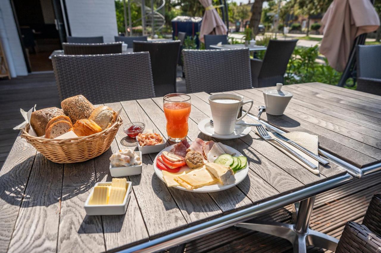 Kleine Glueck - Adults Only 3*