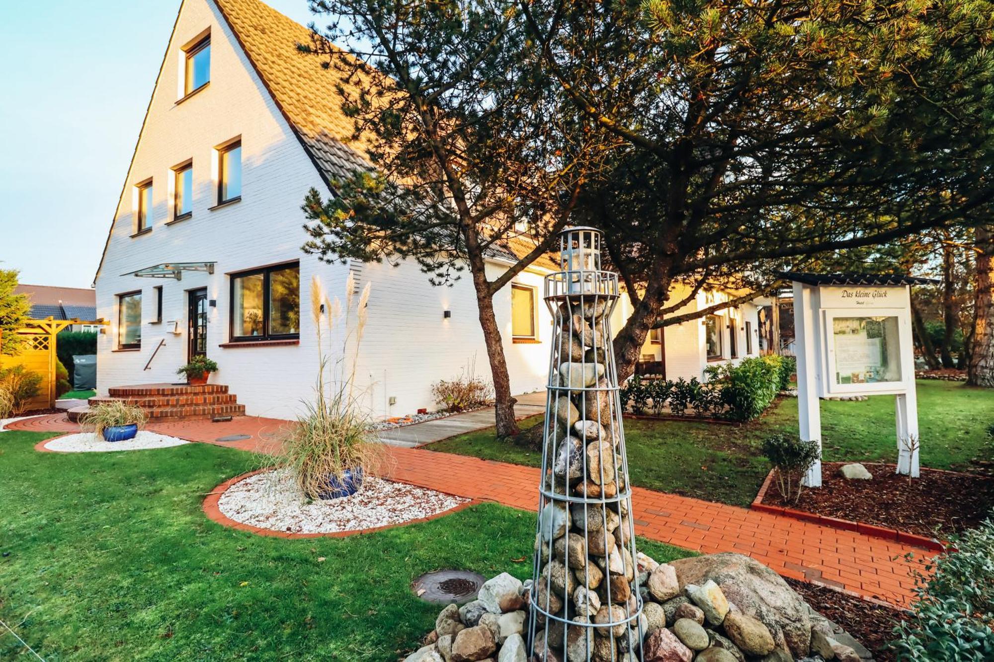 Kleine Glueck - Adults Only 3*